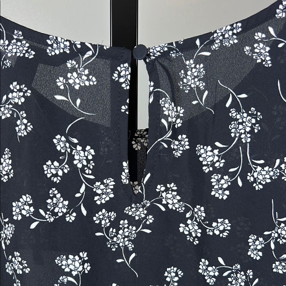 41 Hawthorn Floral Blouse with Black and White Pattern - Picture 3 of 6